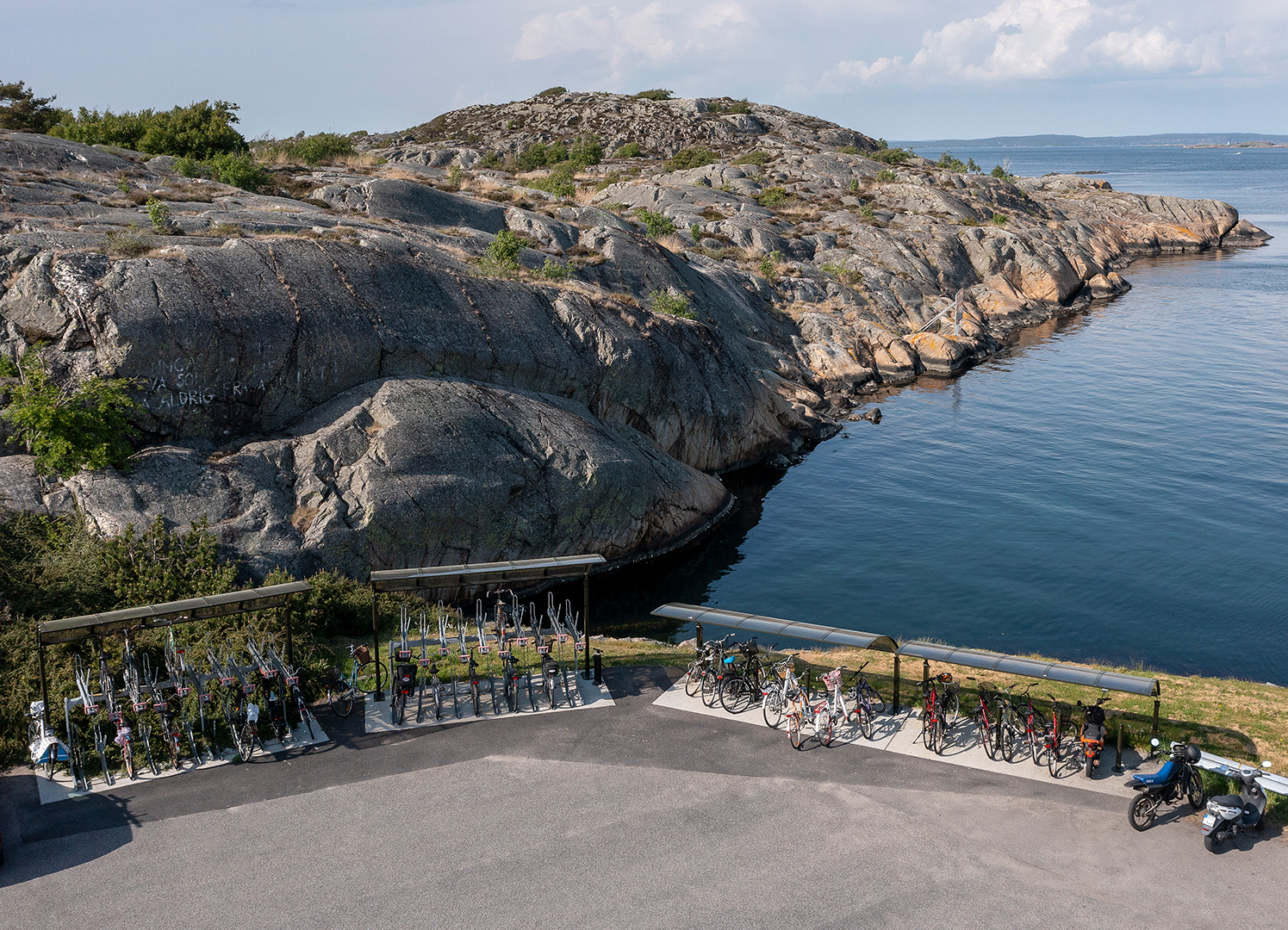 Lots of extra bicycle parking spots with EASYLIFT CAPACITY in Björkö