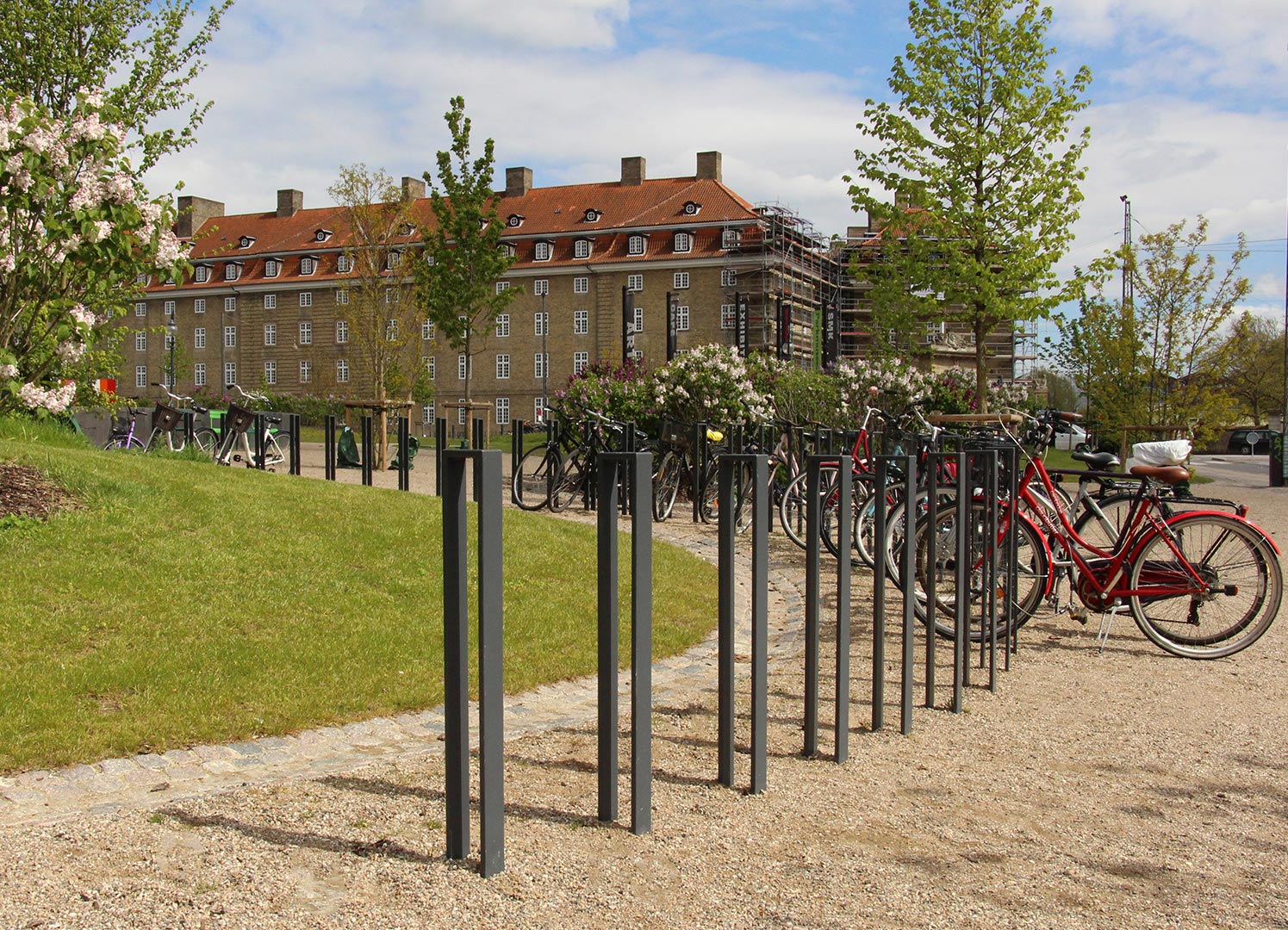 Bicycle bollard for bike parking